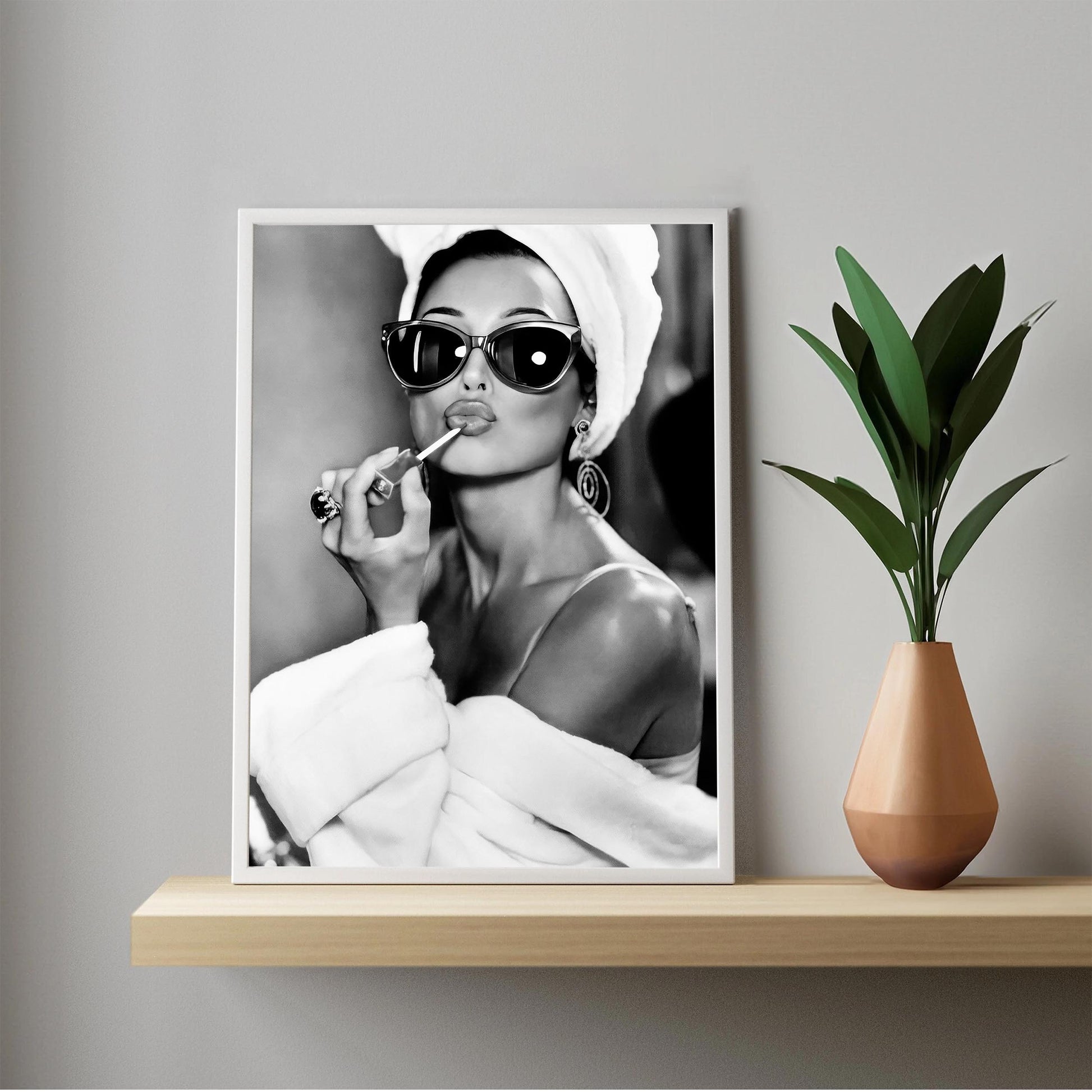 Audrey Hepburn Lipstick Print Vintage Fashion, Old Hollywood Feminist Poster - Black and White Wall Art