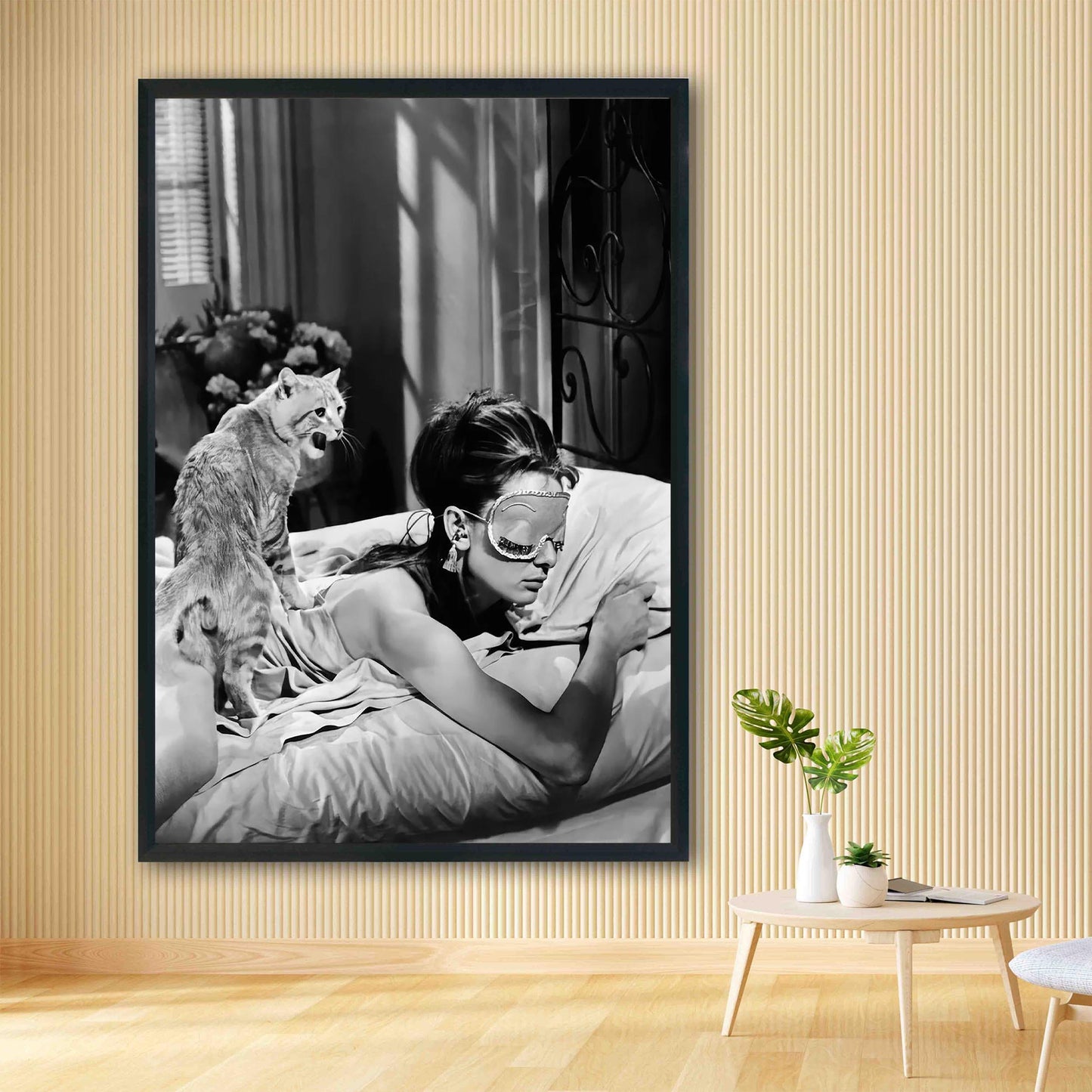 Audrey Hepburn Wall Art Breakfast at Tiffanys Poster, Black and White Print, Vintage Photo, Classic Hollywood Art - Retr