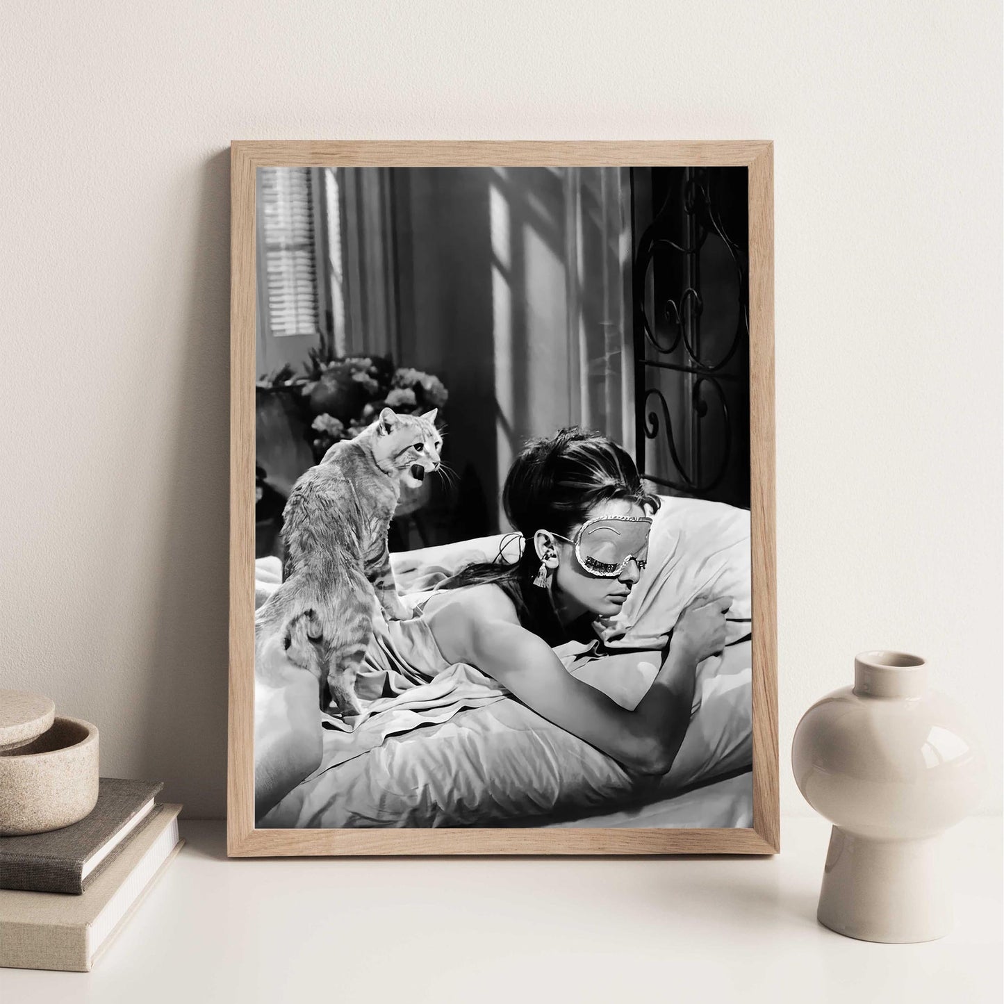 Audrey Hepburn Wall Art Breakfast at Tiffanys Poster, Black and White Print, Vintage Photo, Classic Hollywood Art - Retr